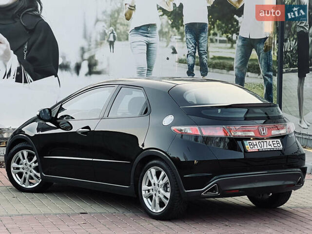 Черный Хонда Цивик, объемом двигателя 1.8 л и пробегом 115 тыс. км за 8300 $, фото 22 на Automoto.ua