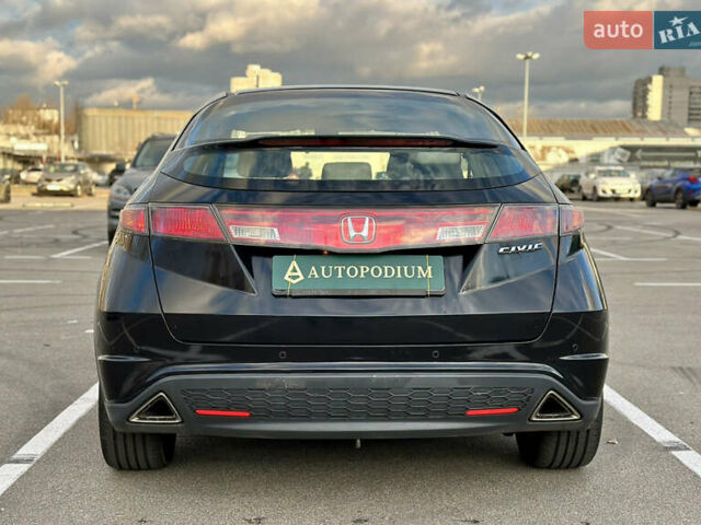 Черный Хонда Цивик, объемом двигателя 1.8 л и пробегом 117 тыс. км за 6777 $, фото 7 на Automoto.ua