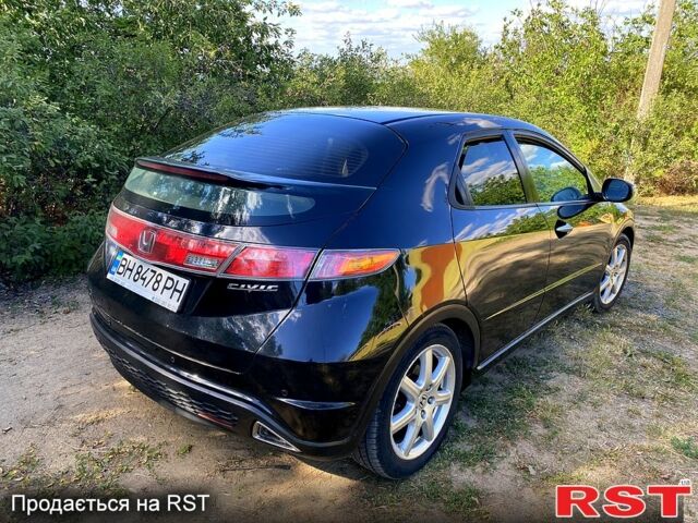 Черный Хонда Цивик, объемом двигателя 1.8 л и пробегом 243 тыс. км за 6500 $, фото 5 на Automoto.ua
