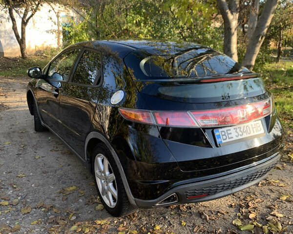 Черный Хонда Цивик, объемом двигателя 1.8 л и пробегом 207 тыс. км за 4300 $, фото 5 на Automoto.ua