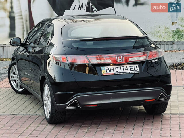 Черный Хонда Цивик, объемом двигателя 1.8 л и пробегом 115 тыс. км за 8300 $, фото 24 на Automoto.ua