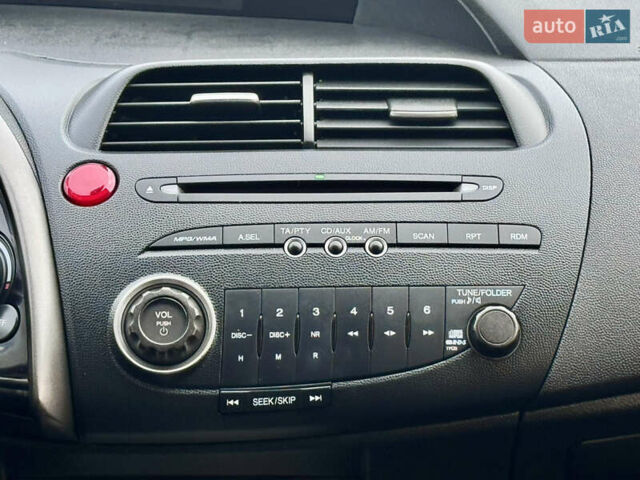 Черный Хонда Цивик, объемом двигателя 1.8 л и пробегом 203 тыс. км за 5777 $, фото 19 на Automoto.ua