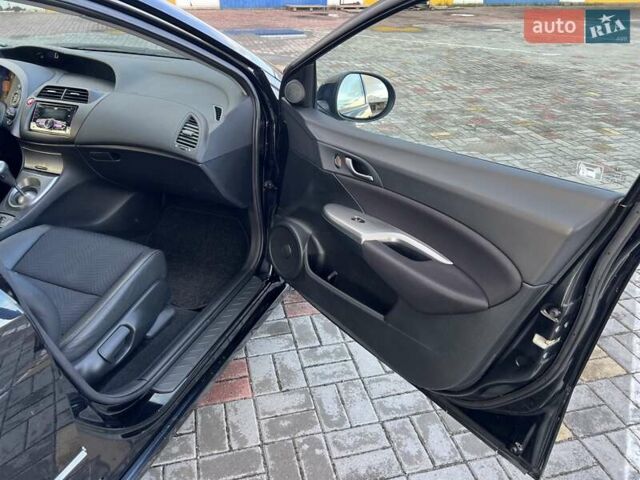 Черный Хонда Цивик, объемом двигателя 1.4 л и пробегом 220 тыс. км за 6250 $, фото 13 на Automoto.ua