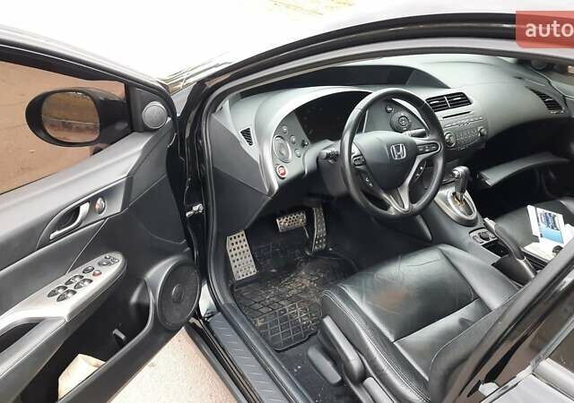 Черный Хонда Цивик, объемом двигателя 1.8 л и пробегом 95 тыс. км за 10500 $, фото 16 на Automoto.ua
