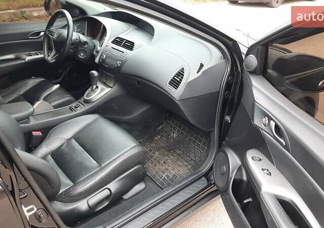 Черный Хонда Цивик, объемом двигателя 1.8 л и пробегом 95 тыс. км за 10500 $, фото 22 на Automoto.ua