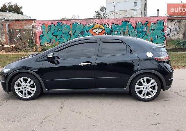 Черный Хонда Цивик, объемом двигателя 1.8 л и пробегом 95 тыс. км за 10500 $, фото 3 на Automoto.ua