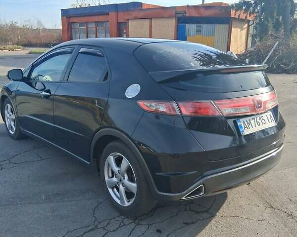 Черный Хонда Цивик, объемом двигателя 1.34 л и пробегом 235 тыс. км за 5900 $, фото 5 на Automoto.ua