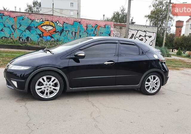 Черный Хонда Цивик, объемом двигателя 1.8 л и пробегом 95 тыс. км за 10500 $, фото 2 на Automoto.ua