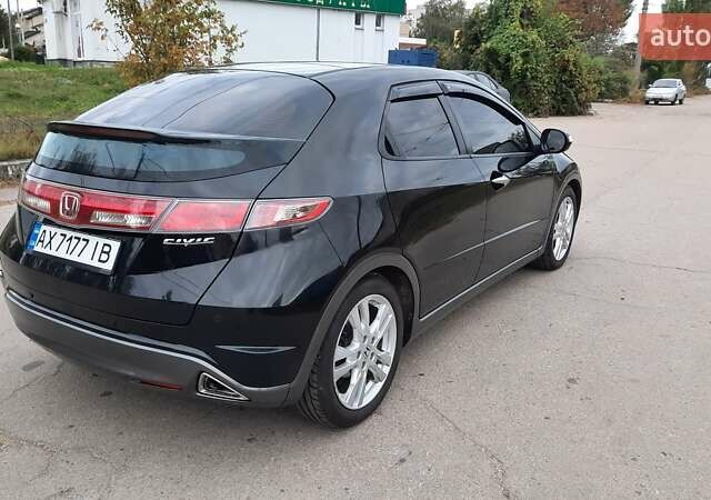 Черный Хонда Цивик, объемом двигателя 1.8 л и пробегом 95 тыс. км за 10500 $, фото 7 на Automoto.ua