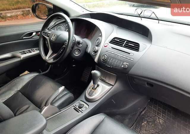 Черный Хонда Цивик, объемом двигателя 1.8 л и пробегом 95 тыс. км за 10500 $, фото 24 на Automoto.ua