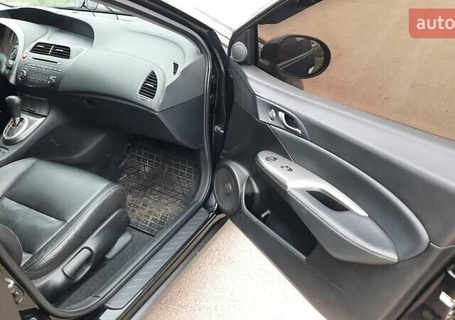 Черный Хонда Цивик, объемом двигателя 1.8 л и пробегом 95 тыс. км за 10500 $, фото 23 на Automoto.ua