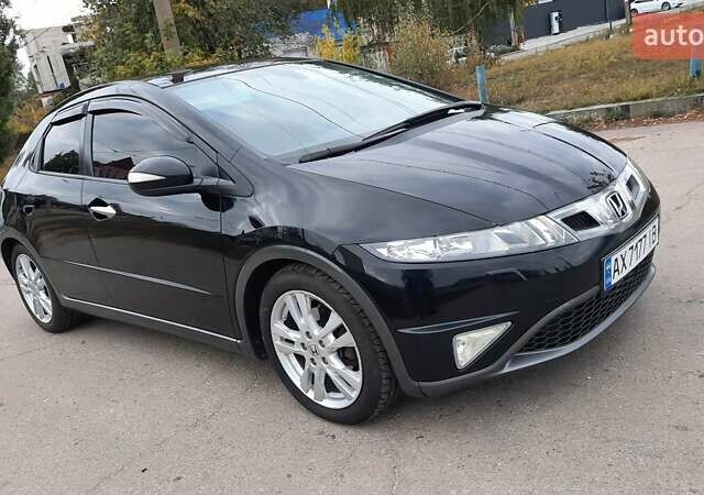 Черный Хонда Цивик, объемом двигателя 1.8 л и пробегом 95 тыс. км за 10500 $, фото 12 на Automoto.ua