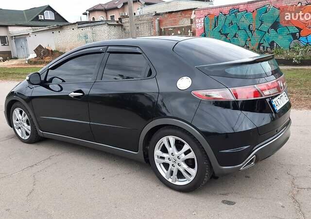 Черный Хонда Цивик, объемом двигателя 1.8 л и пробегом 95 тыс. км за 10500 $, фото 4 на Automoto.ua