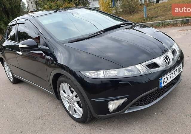 Черный Хонда Цивик, объемом двигателя 1.8 л и пробегом 95 тыс. км за 10500 $, фото 13 на Automoto.ua