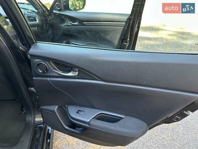 Чорний Хонда Сівік, об'ємом двигуна 1.5 л та пробігом 120 тис. км за 15600 $, фото 28 на Automoto.ua