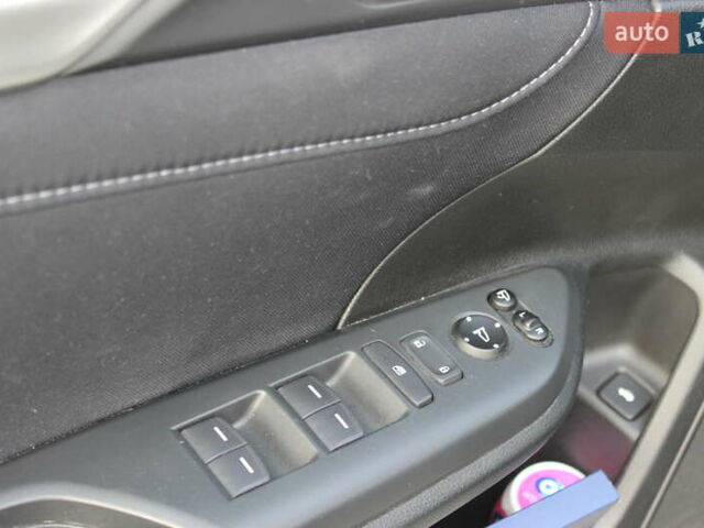 Черный Хонда Цивик, объемом двигателя 1.6 л и пробегом 145 тыс. км за 17599 $, фото 14 на Automoto.ua