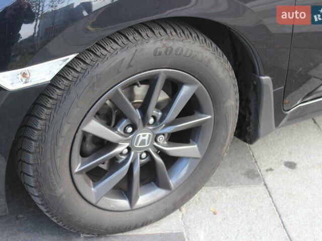 Черный Хонда Цивик, объемом двигателя 1.6 л и пробегом 145 тыс. км за 17599 $, фото 11 на Automoto.ua