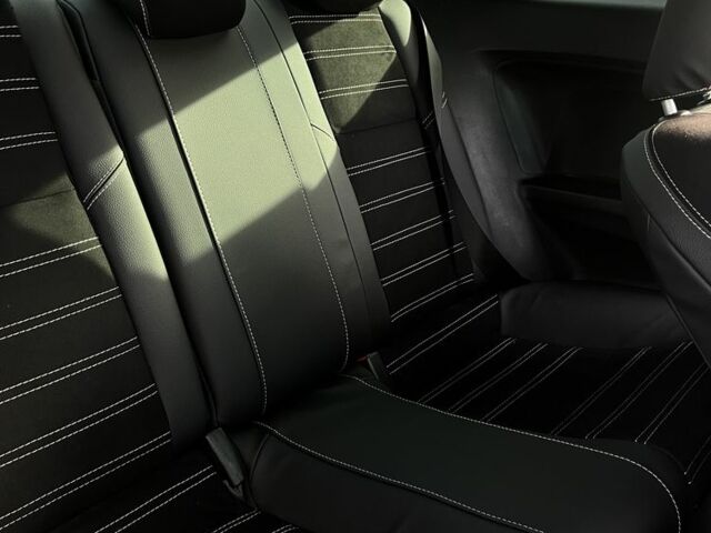 Черный Хонда Цивик, объемом двигателя 1.8 л и пробегом 161 тыс. км за 12000 $, фото 4 на Automoto.ua