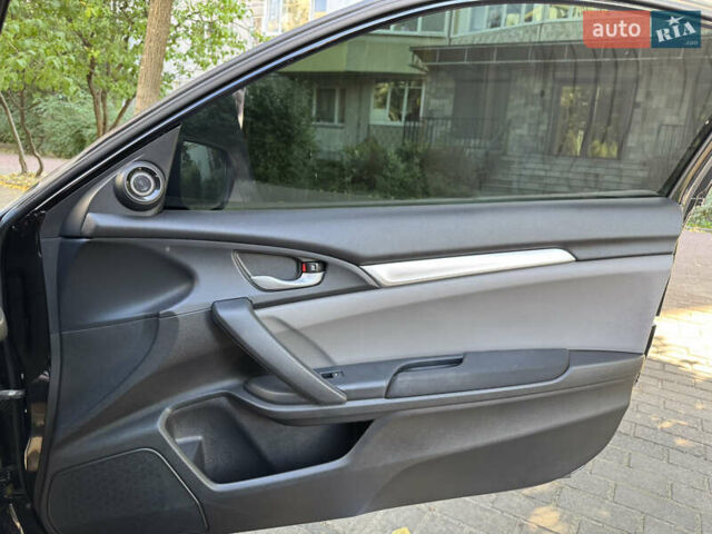 Черный Хонда Цивик, объемом двигателя 2 л и пробегом 72 тыс. км за 13500 $, фото 14 на Automoto.ua