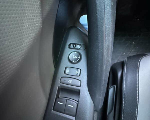 Черный Хонда Цивик, объемом двигателя 2 л и пробегом 72 тыс. км за 13500 $, фото 7 на Automoto.ua