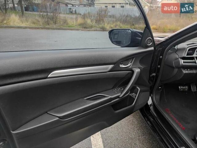 Черный Хонда Цивик, объемом двигателя 2 л и пробегом 181 тыс. км за 13900 $, фото 42 на Automoto.ua