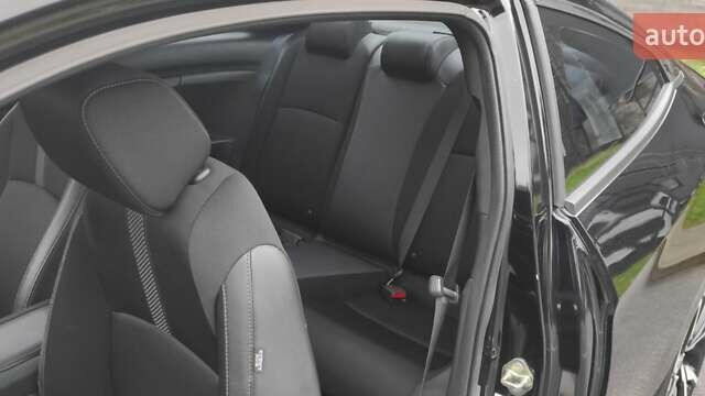 Чорний Хонда Сівік, об'ємом двигуна 2 л та пробігом 180 тис. км за 14400 $, фото 31 на Automoto.ua