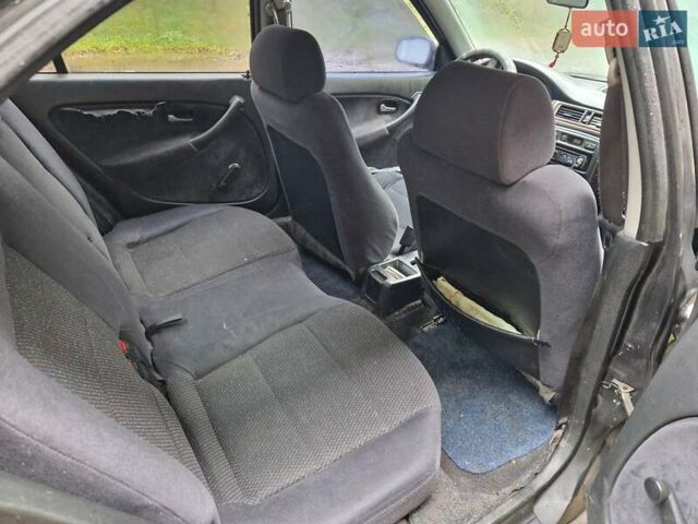 Черный Хонда Цивик, объемом двигателя 1.5 л и пробегом 500 тыс. км за 1950 $, фото 5 на Automoto.ua