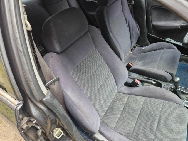 Черный Хонда Цивик, объемом двигателя 1.5 л и пробегом 500 тыс. км за 1950 $, фото 4 на Automoto.ua