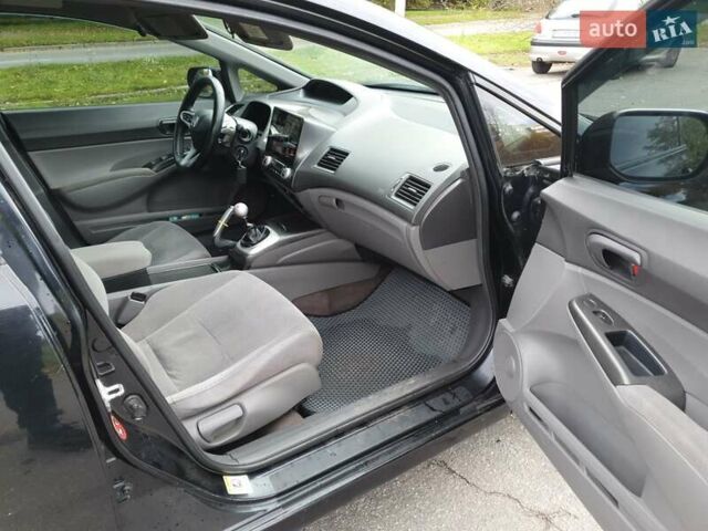 Чорний Хонда Сівік, об'ємом двигуна 1.8 л та пробігом 327 тис. км за 4100 $, фото 11 на Automoto.ua