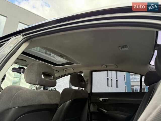 Черный Хонда Цивик, объемом двигателя 1.8 л и пробегом 285 тыс. км за 6200 $, фото 27 на Automoto.ua