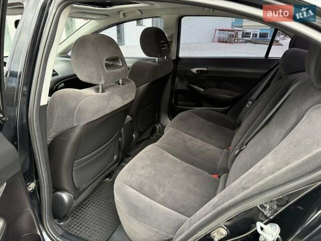 Черный Хонда Цивик, объемом двигателя 1.8 л и пробегом 285 тыс. км за 6200 $, фото 24 на Automoto.ua