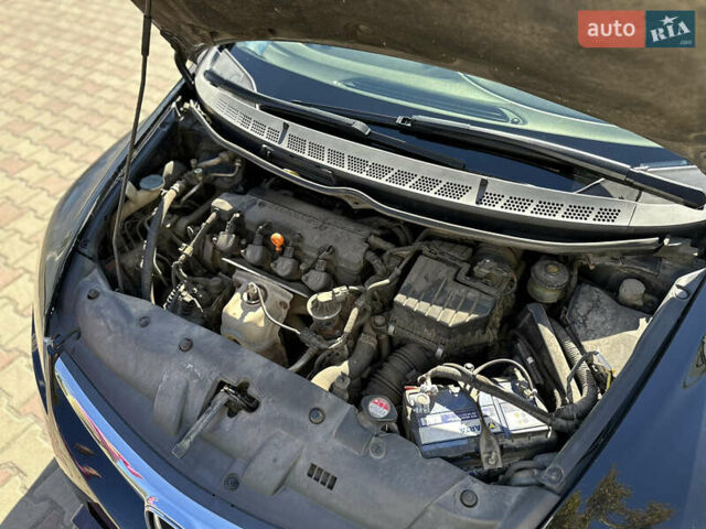 Черный Хонда Цивик, объемом двигателя 1.8 л и пробегом 324 тыс. км за 5800 $, фото 23 на Automoto.ua