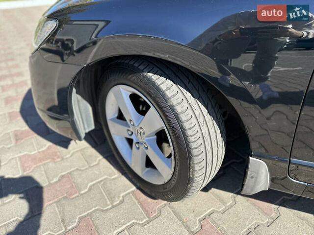 Черный Хонда Цивик, объемом двигателя 1.8 л и пробегом 324 тыс. км за 5800 $, фото 15 на Automoto.ua