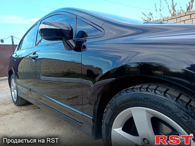 Черный Хонда Цивик, объемом двигателя 1.8 л и пробегом 227 тыс. км за 7000 $, фото 5 на Automoto.ua