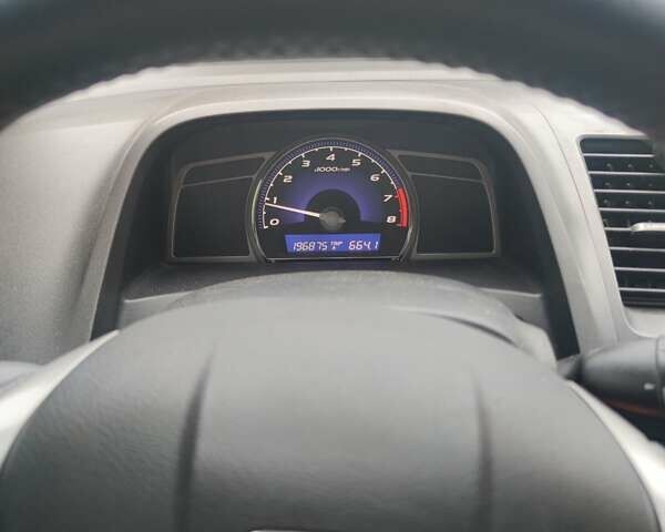 Черный Хонда Цивик, объемом двигателя 1.8 л и пробегом 197 тыс. км за 6999 $, фото 11 на Automoto.ua