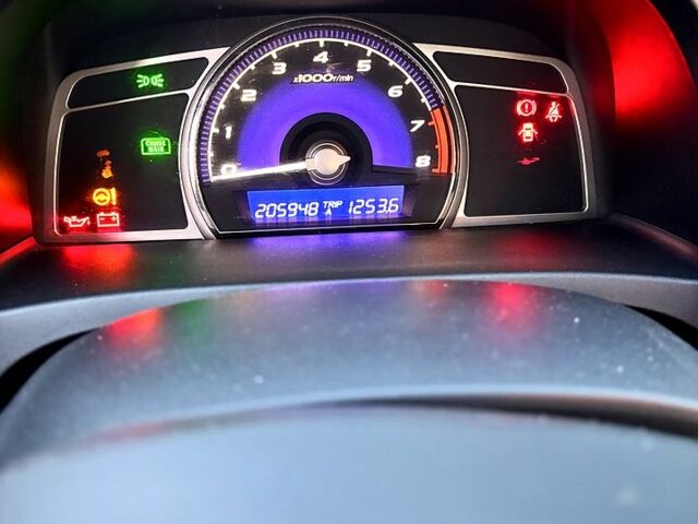 Черный Хонда Цивик, объемом двигателя 1.8 л и пробегом 206 тыс. км за 6200 $, фото 8 на Automoto.ua