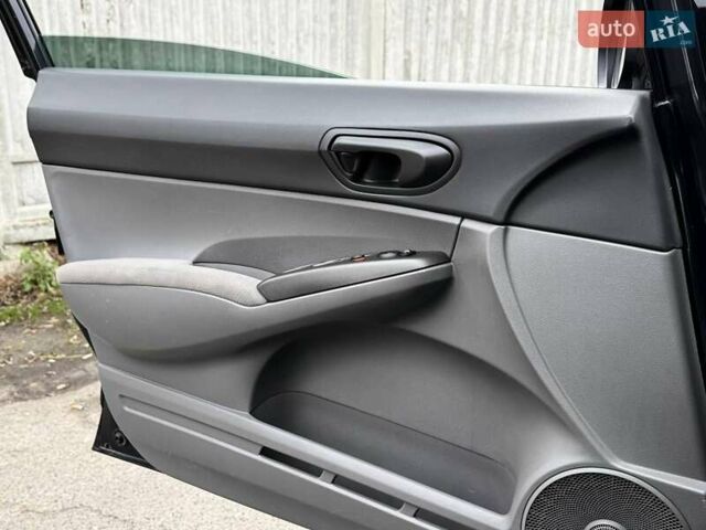 Чорний Хонда Сівік, об'ємом двигуна 1.8 л та пробігом 185 тис. км за 7200 $, фото 29 на Automoto.ua