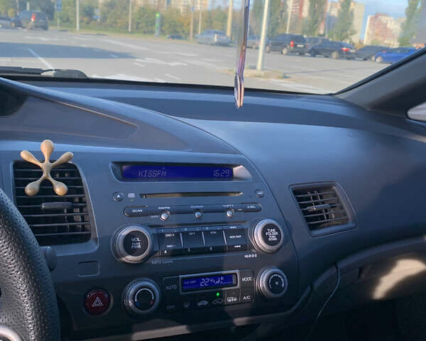 Черный Хонда Цивик, объемом двигателя 1.8 л и пробегом 398 тыс. км за 4999 $, фото 12 на Automoto.ua