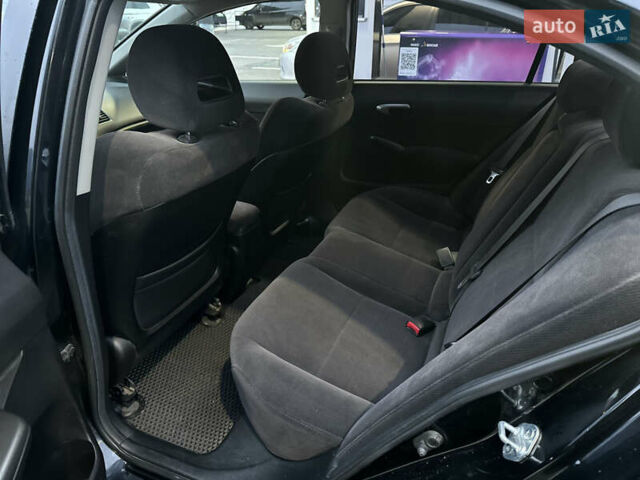 Черный Хонда Цивик, объемом двигателя 1.8 л и пробегом 244 тыс. км за 6700 $, фото 6 на Automoto.ua