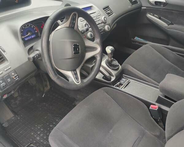 Черный Хонда Цивик, объемом двигателя 1.8 л и пробегом 197 тыс. км за 6999 $, фото 13 на Automoto.ua