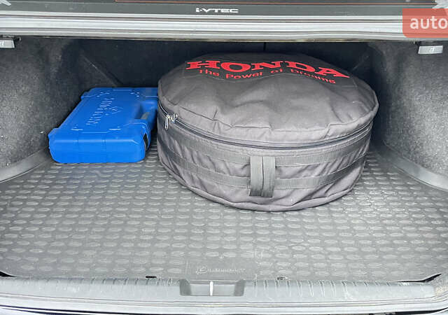 Чорний Хонда Сівік, об'ємом двигуна 1.8 л та пробігом 256 тис. км за 7000 $, фото 6 на Automoto.ua