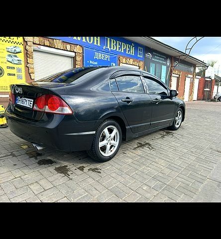 Чорний Хонда Сівік, об'ємом двигуна 1.8 л та пробігом 260 тис. км за 4700 $, фото 2 на Automoto.ua