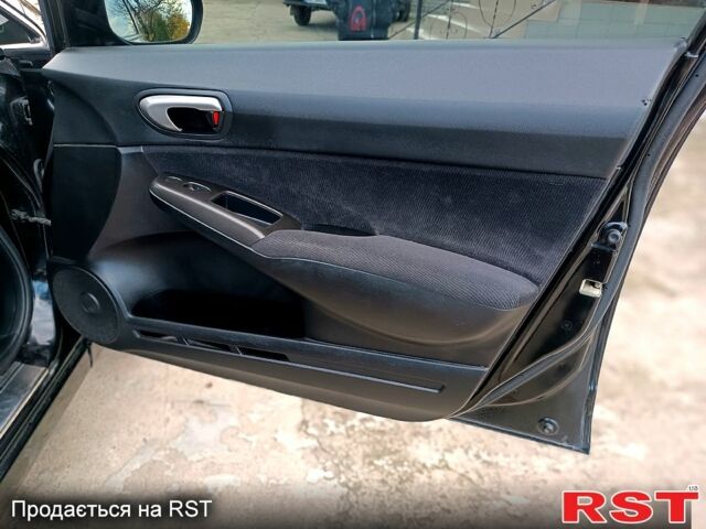 Черный Хонда Цивик, объемом двигателя 1.8 л и пробегом 227 тыс. км за 7000 $, фото 13 на Automoto.ua