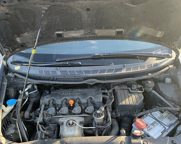 Черный Хонда Цивик, объемом двигателя 1.8 л и пробегом 398 тыс. км за 4999 $, фото 13 на Automoto.ua