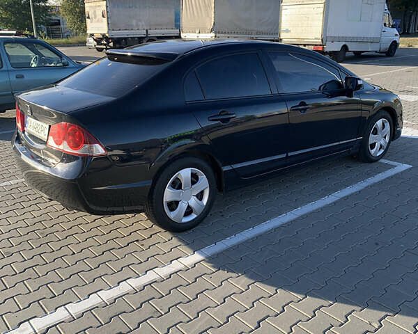 Черный Хонда Цивик, объемом двигателя 1.8 л и пробегом 398 тыс. км за 4999 $, фото 4 на Automoto.ua