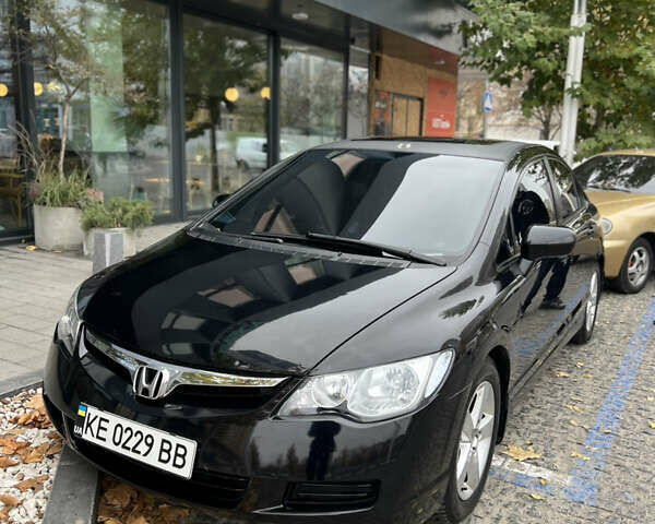 Черный Хонда Цивик, объемом двигателя 1.8 л и пробегом 265 тыс. км за 5200 $, фото 1 на Automoto.ua