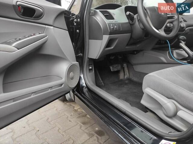 Черный Хонда Цивик, объемом двигателя 1.8 л и пробегом 202 тыс. км за 6600 $, фото 7 на Automoto.ua