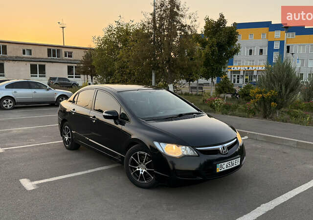 Черный Хонда Цивик, объемом двигателя 1.8 л и пробегом 230 тыс. км за 5200 $, фото 1 на Automoto.ua