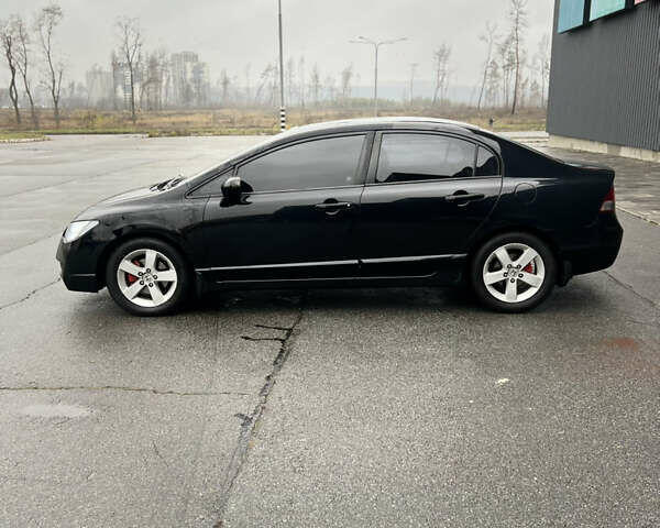 Черный Хонда Цивик, объемом двигателя 1.8 л и пробегом 260 тыс. км за 5999 $, фото 6 на Automoto.ua