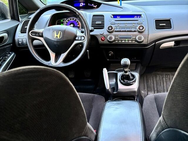 Черный Хонда Цивик, объемом двигателя 1.8 л и пробегом 206 тыс. км за 6200 $, фото 4 на Automoto.ua